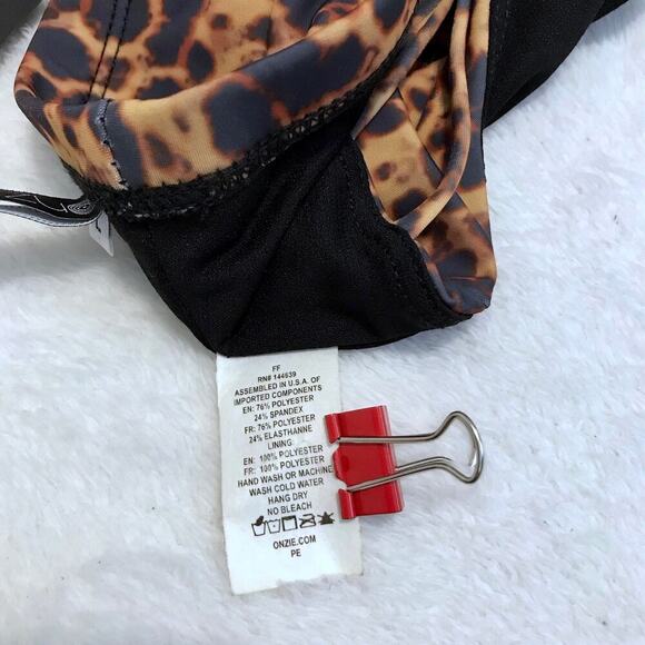 Onzie NWT Leopard Print Performance Sports Bra Women L - Picture 10 of 10